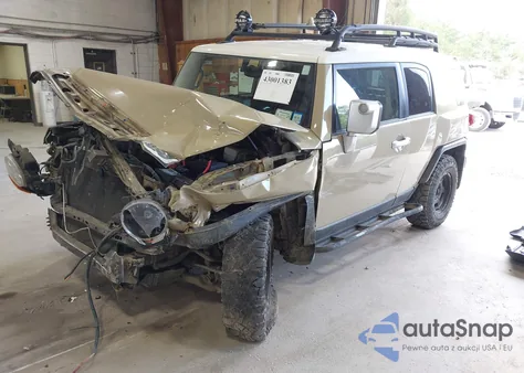 2014 Toyota Fj Cruiser z USA, uszkodzony, nr VIN JTEBU4BF3EK203672